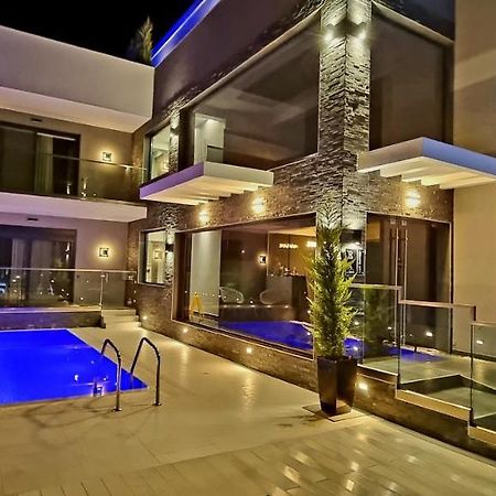 Luxsuites Ofrínion Exterior foto