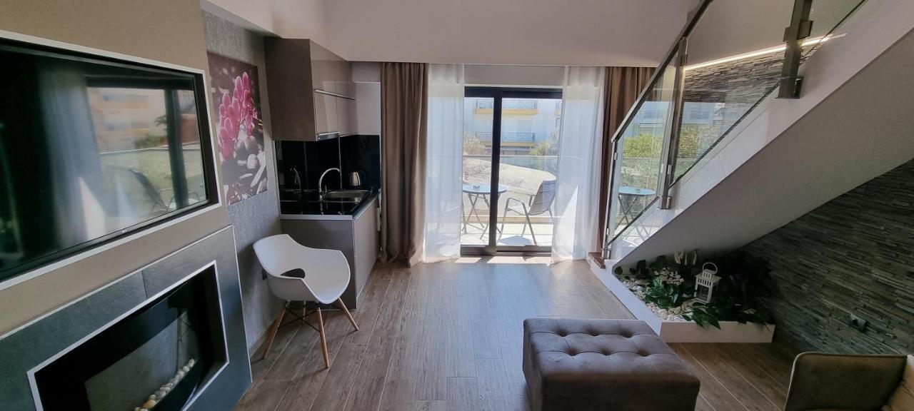 Luxsuites Ofrínion Exterior foto
