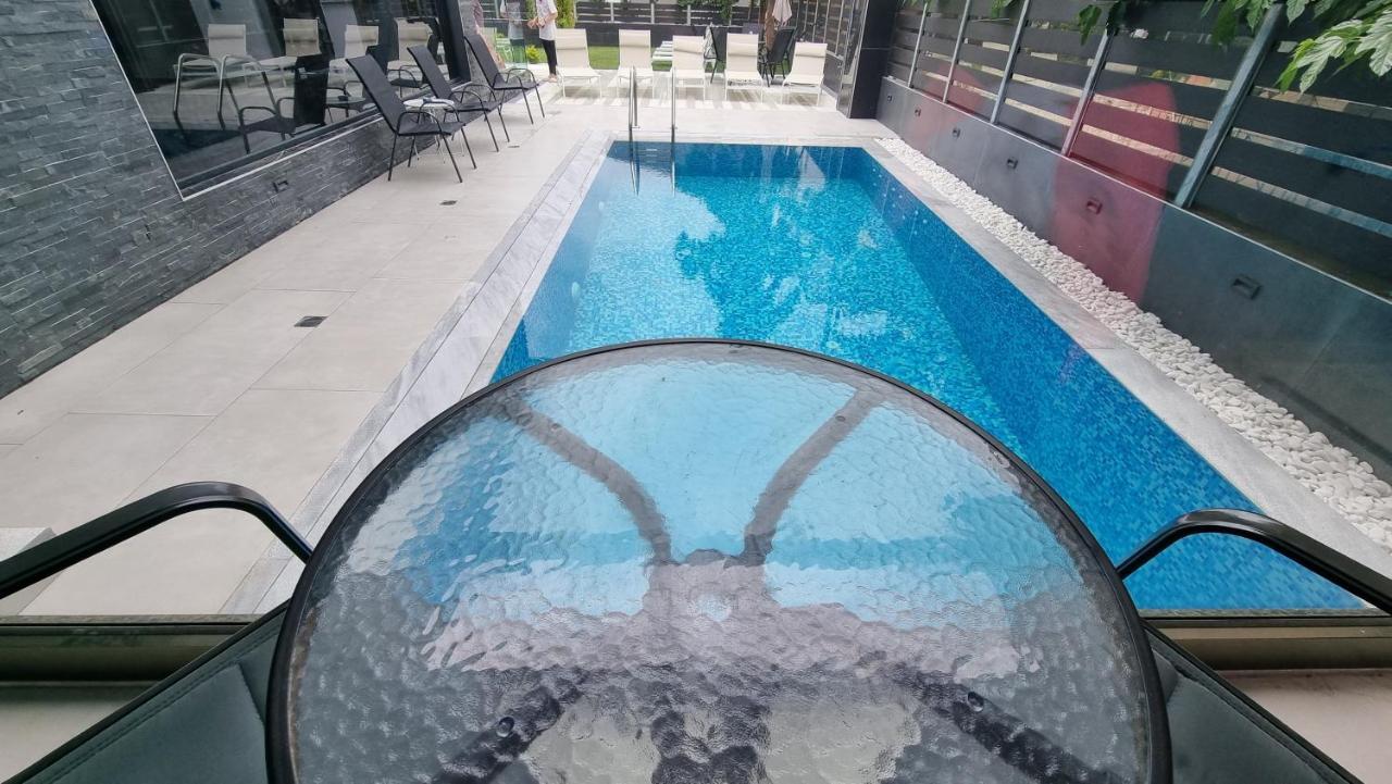 Luxsuites Ofrínion Exterior foto