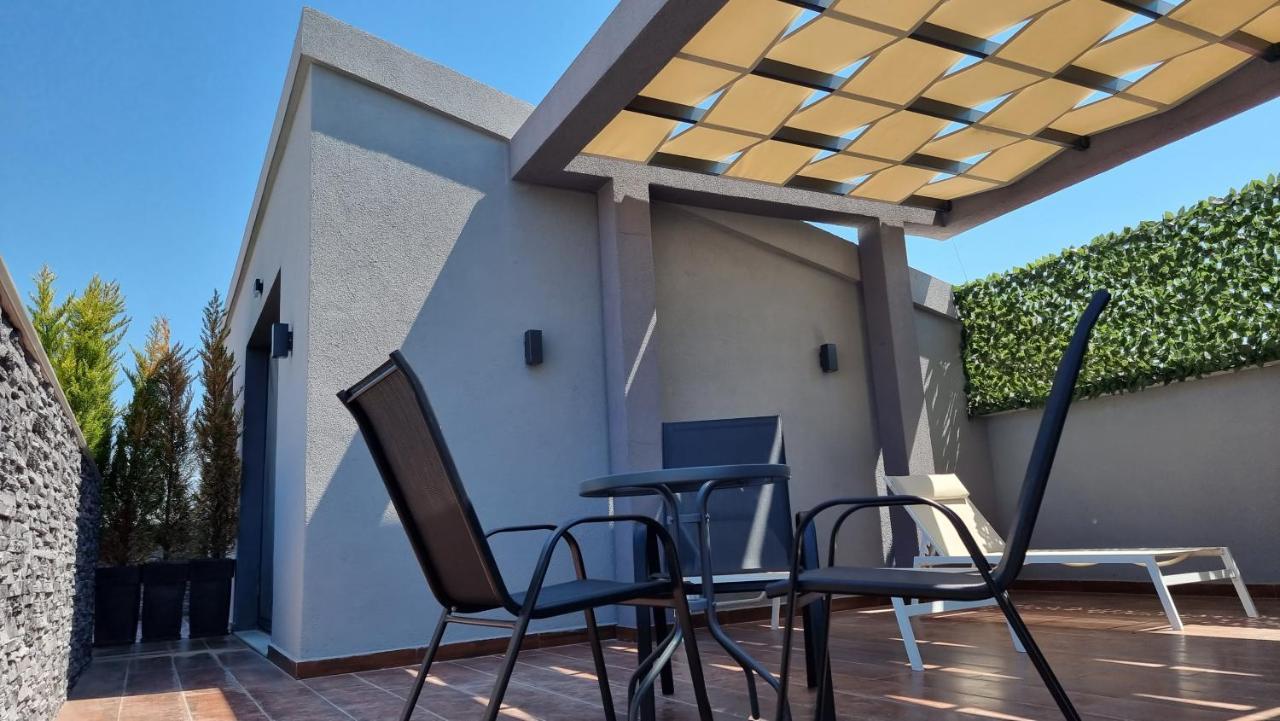 Luxsuites Ofrínion Exterior foto