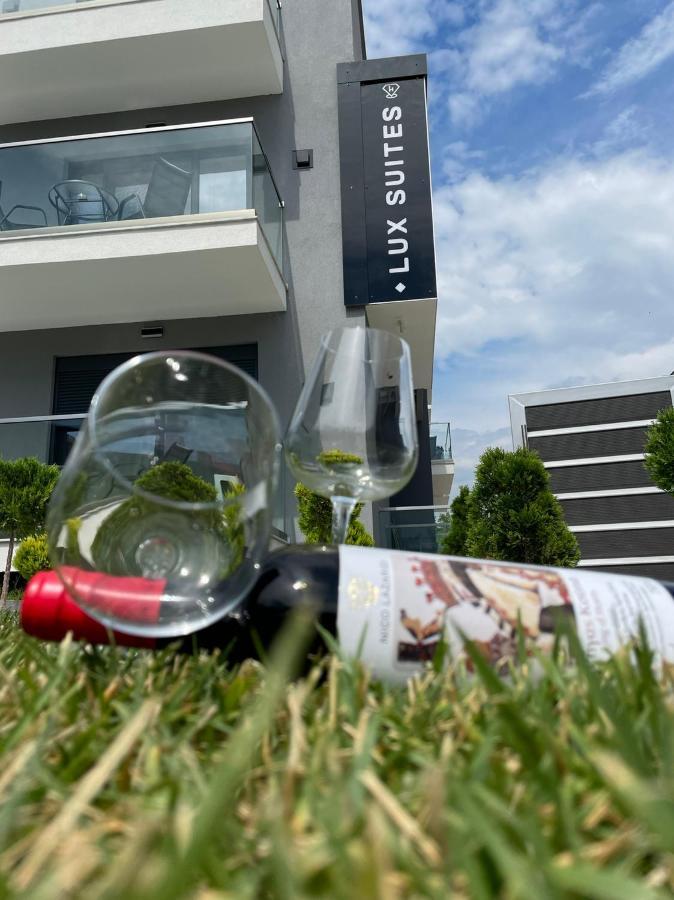 Luxsuites Ofrínion Exterior foto